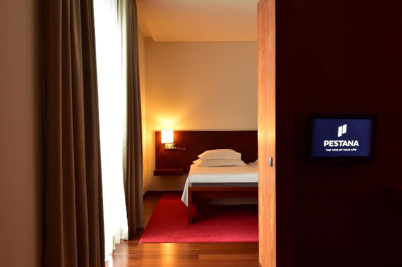 Standard Suite image 4