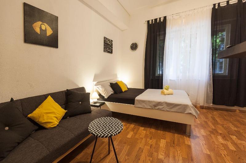 Lucky Rooms - image 6