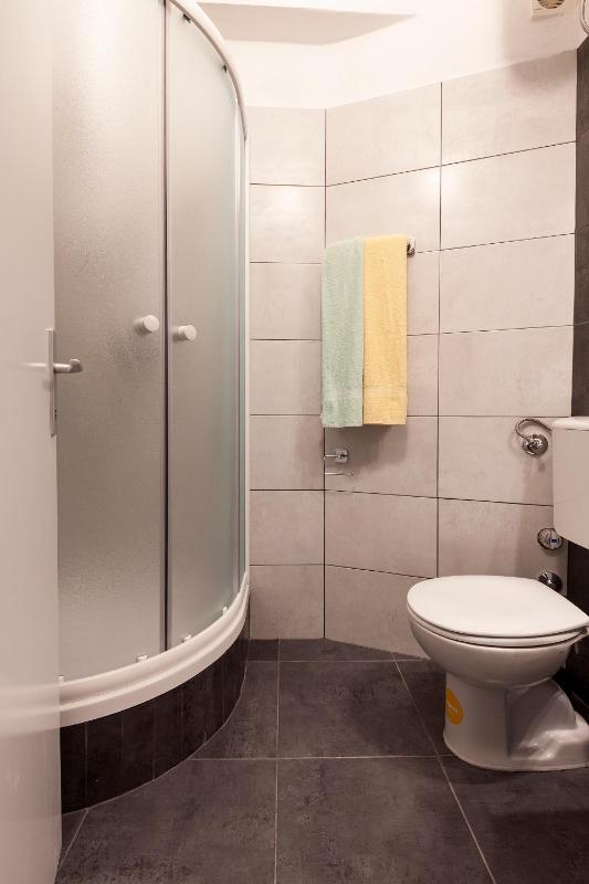 Lucky Rooms - image 9