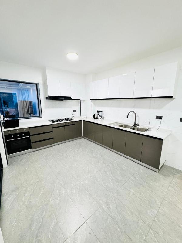 Luxurious modern Four bedrooms with sq - image 16