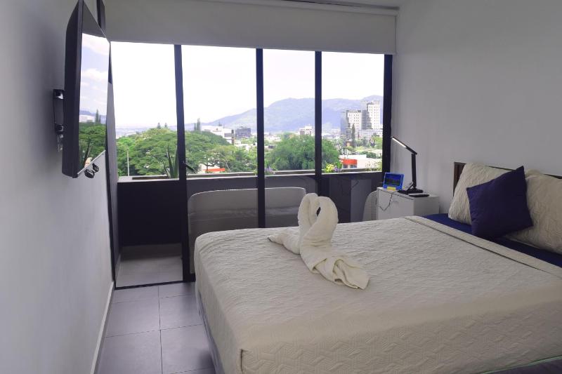 Escalon apartment - image 15
