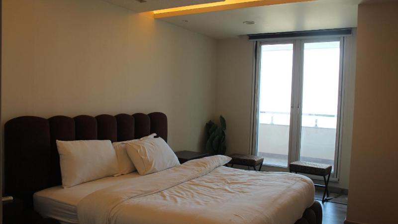 Executive Apartments at Goldcrest Mall DHA phase 4 by Nirvana Nests - image 5