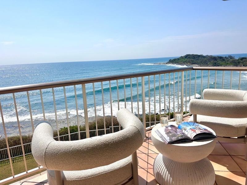 Craigmore Penthouse - Luxury Yamba Penthouse With Uninterrupted Ocean Views - Holiday Yamba - image 1