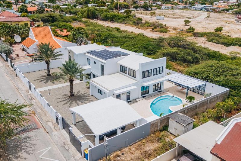 5BR Villa with Pool & Patio at Casa Eloisa by Bocobay - image 20