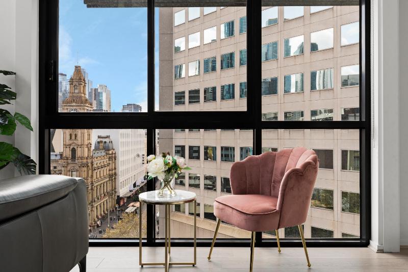 Private Apartment Rare Loft Style Penthouse Bourke St Mall with Parking - image 8