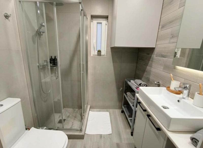 Your Little Athenian Retreat Ampelokipoi Studio - image 5