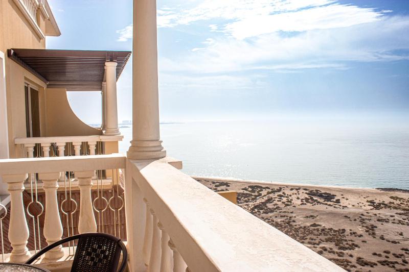 Two bedroom Apartment with Balcony and sea view - image 12