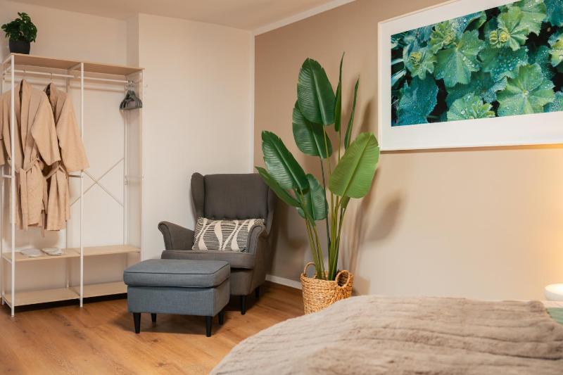 Wellness Altstadt Suite - Sauna Whirlpool & Free Parking by HERO HOMES Graz - image 13