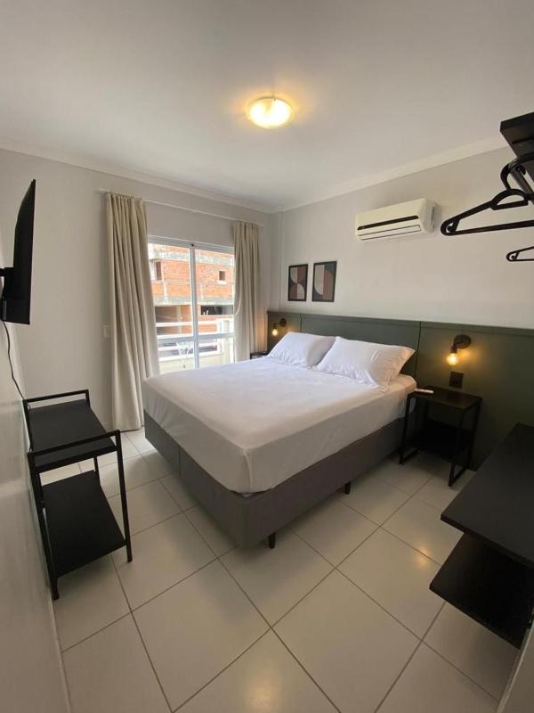 Aproveite Mariscal: Apartamento a 100m do Mar com Conforto e Localização Privilegiada no Edifício Açaí! - image 4