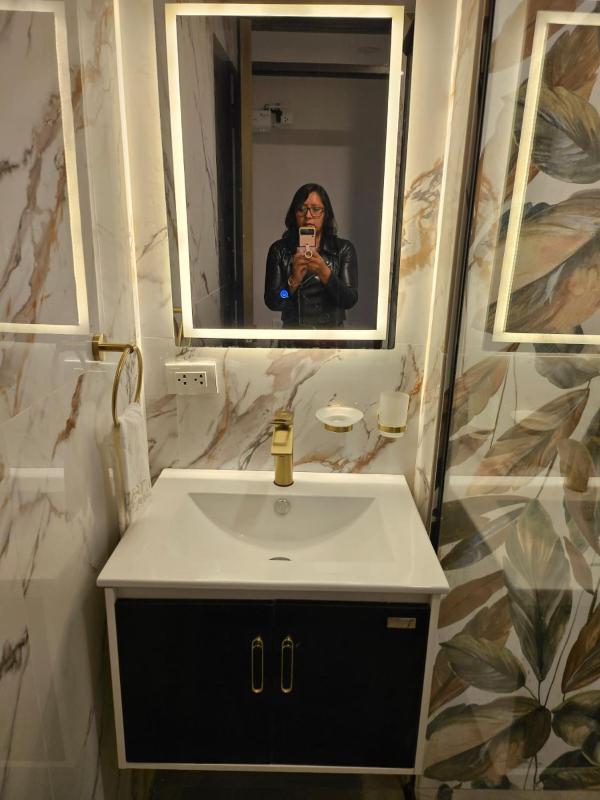 Departamento exclusivo en Cusco con jacuzzi privado y diseño moderno - image 9