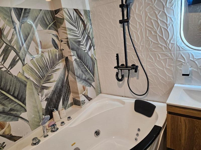 Departamento exclusivo en Cusco con jacuzzi privado y diseño moderno - image 13