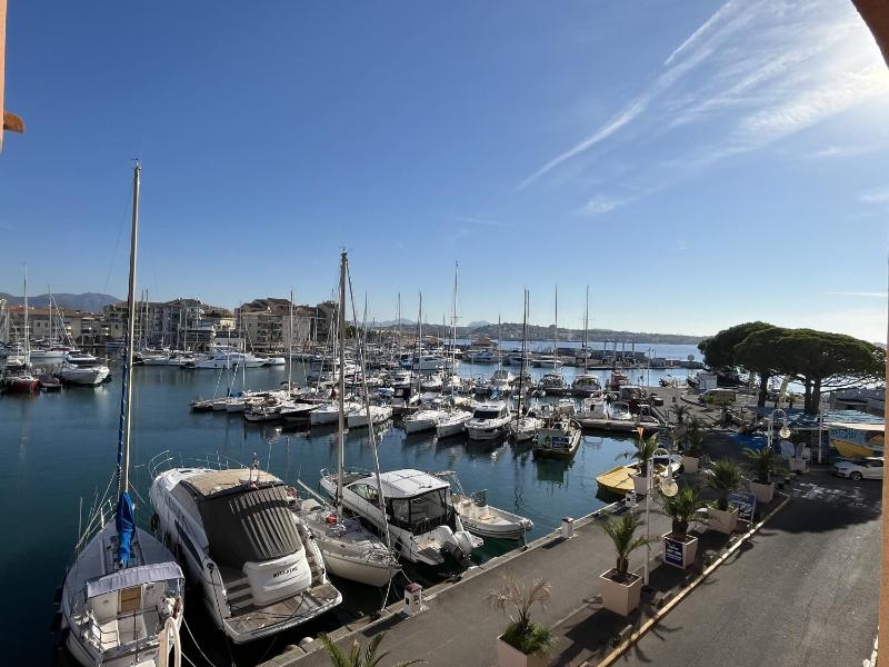Cap Hermes 200 residence avec piscine et vue port - image 8