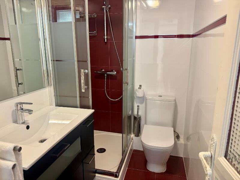 Apartamento en el centro de Santander en la plaza Juan Carlos I - image 22
