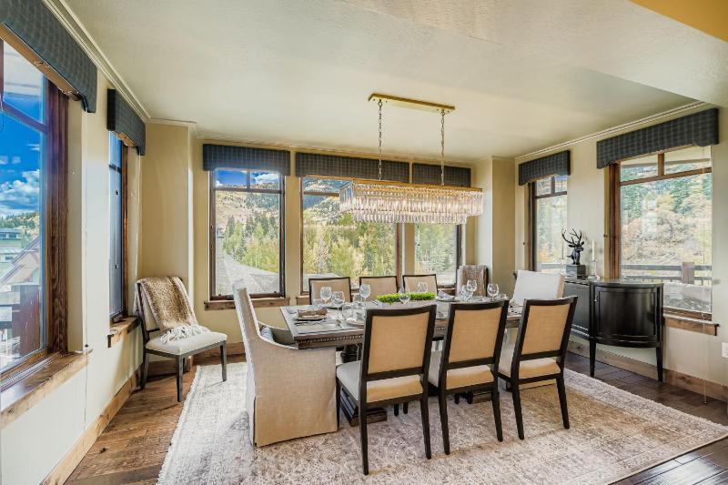 Park City Lux Dream Ski-In Out at Canyons Village! 521H by SkyRun Park City - image 23