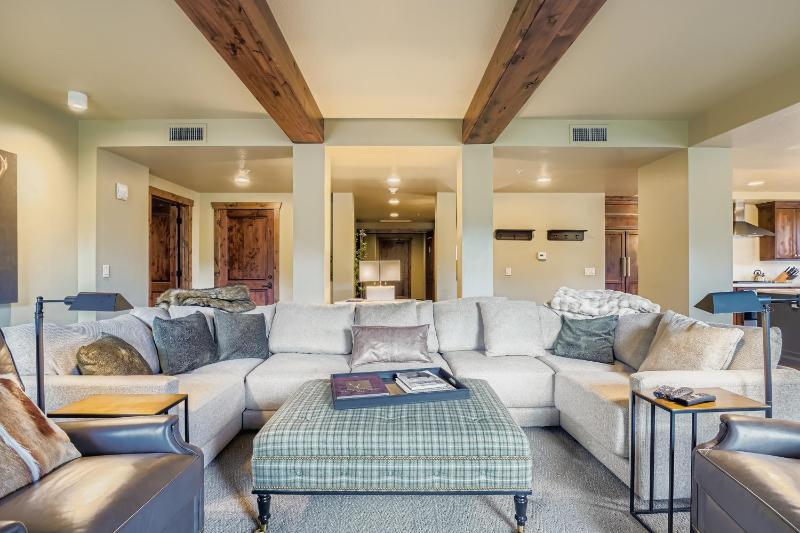 Park City Lux Dream Ski-In Out at Canyons Village! 521H by SkyRun Park City - image 30