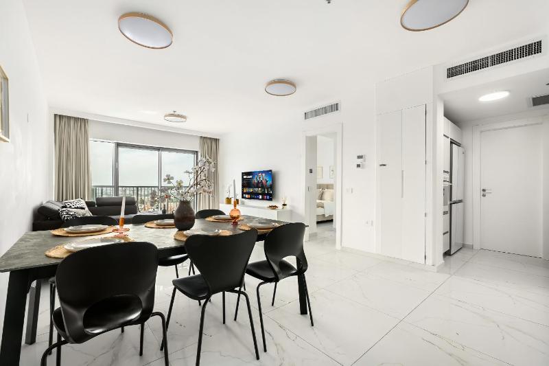 Savyon View Skyline Residence with Balcony & Mamad - image 11