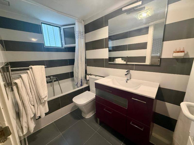 Apartamento en el centro de Santander en la plaza Juan Carlos I - image 34