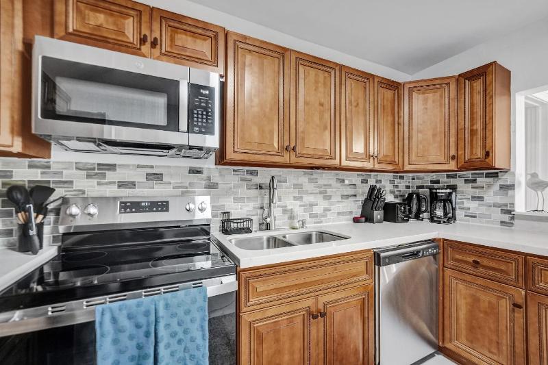 Charming 3 bedroom getaway house in Hollywood - image 44