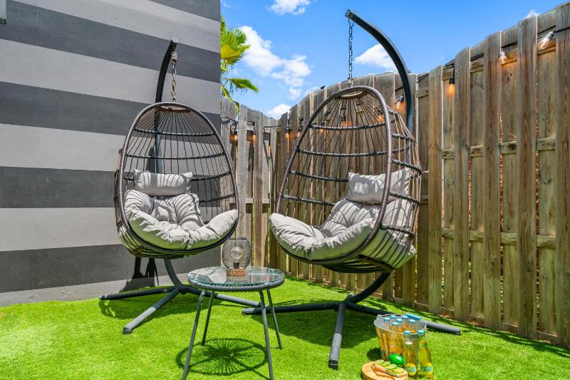 2BR Escape Fully Equipped Beach Access and AC - image 14