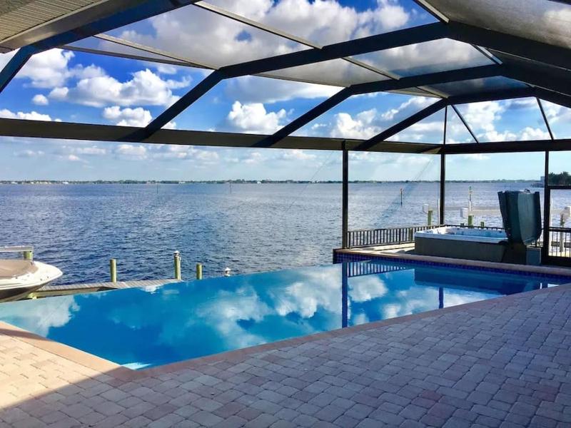 Grand 2-Story Cape Coral Riverfront Villa - Riverhouse Princess - image 3