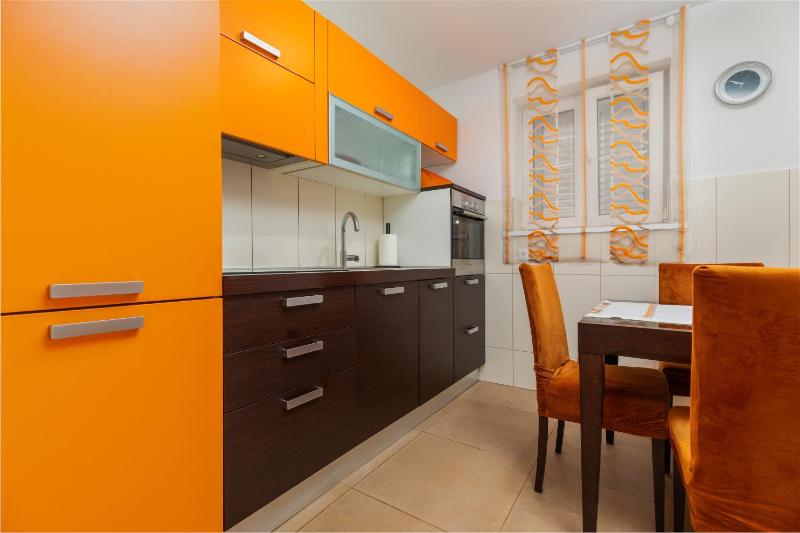 Apartments by the sea Drasnice Makarska - 23854 - image 6