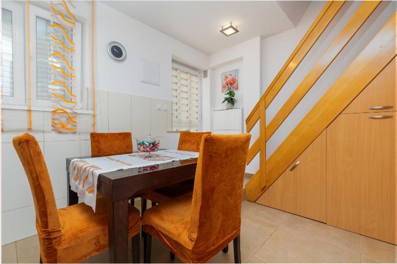 Apartments by the sea Drasnice Makarska - 23854 - image 16