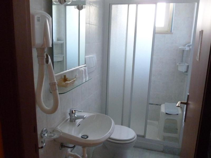 Single Room with Balcony image 4