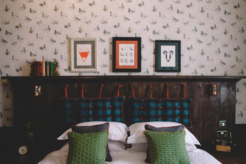 Deluxe King Room image 4