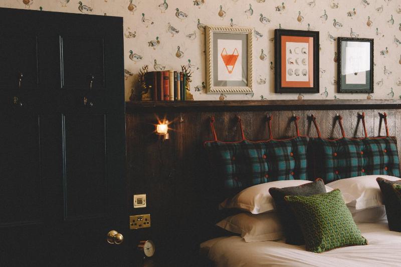 Deluxe King Room image 3