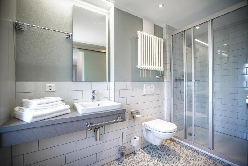 Deluxe Double Room with Balcony image 3