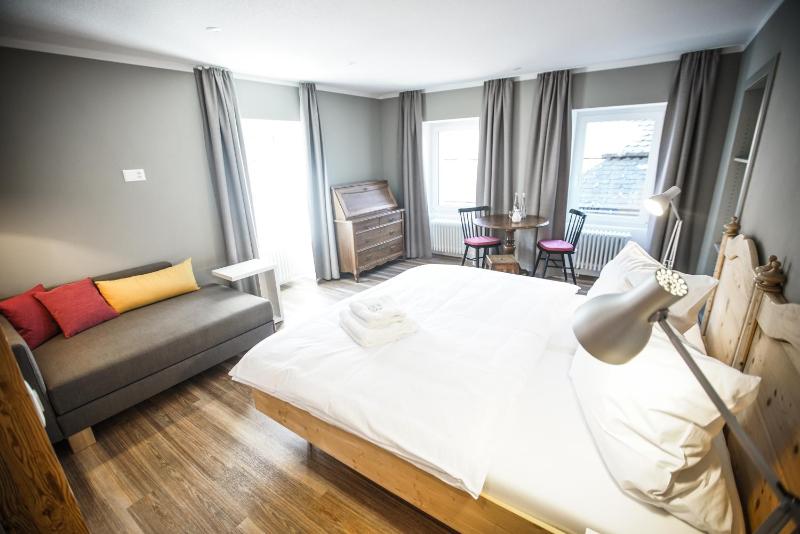 Deluxe Triple Room image 2