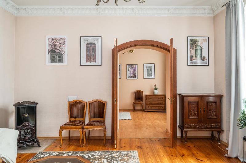Heritage One Bedr Apartment by the Gates of Dawn by Reside Baltic - image 14