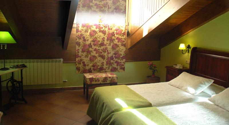 Double or Twin Room image 2