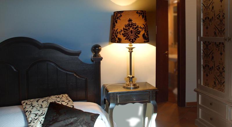 Double or Twin Room image 3