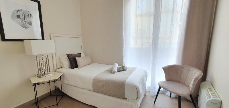 Balmes Street - image 12