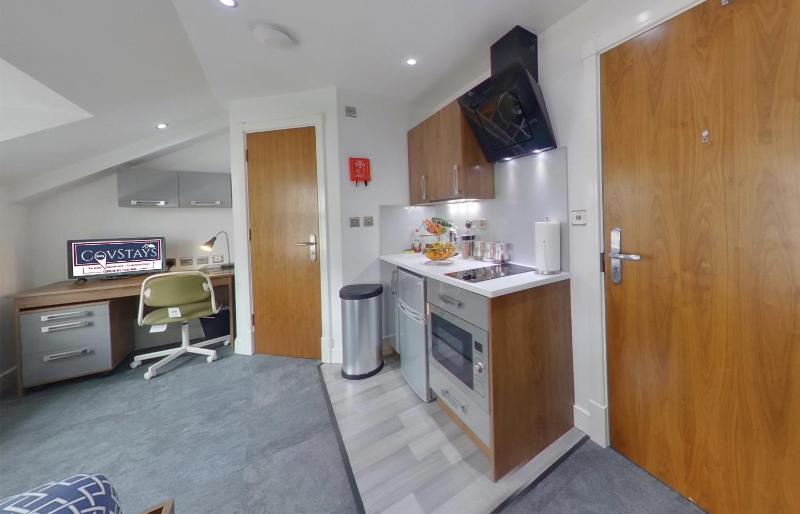 Victoria House Deluxe Studios-Coventry City Centre - image 22