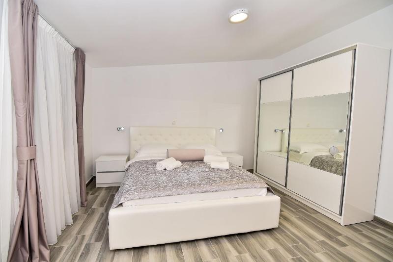 Apartments Sana - image 13