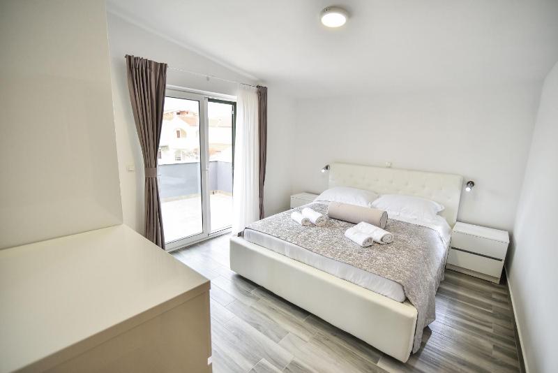 Apartments Sana - image 7