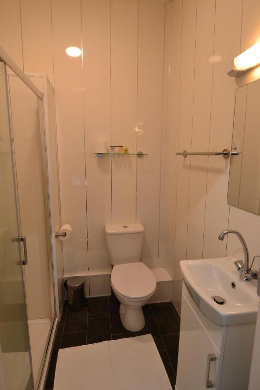 Hotel 33 - image 29