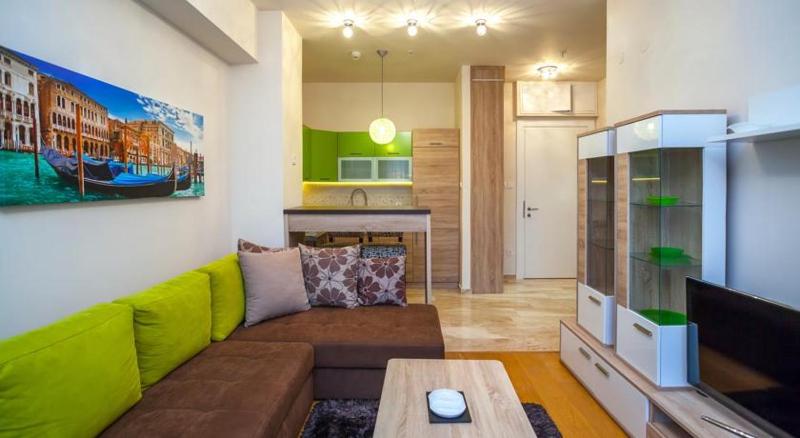 One-Bedroom Apartment image 3