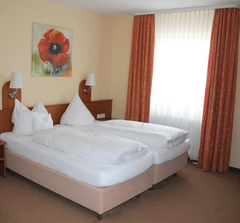 Double Room image 2