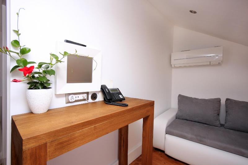 Studio with Sea View image 4