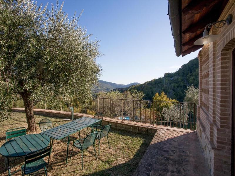 Apartment in farmhouse with pool - image 20