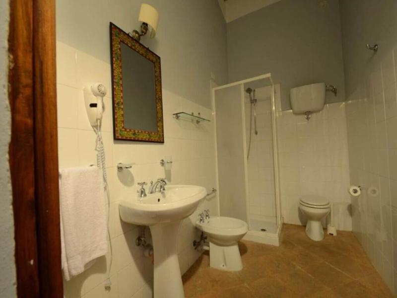 Apartment in a farmhouse with swimming pool - image 22
