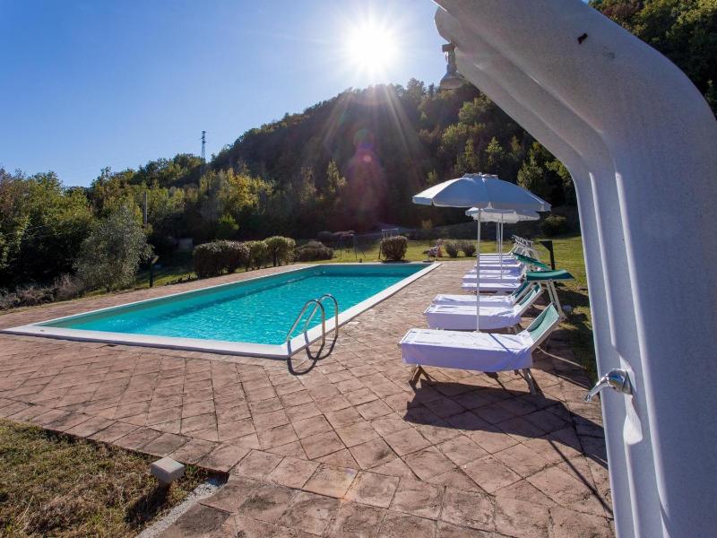 Apartment in a farmhouse with swimming pool - image 21