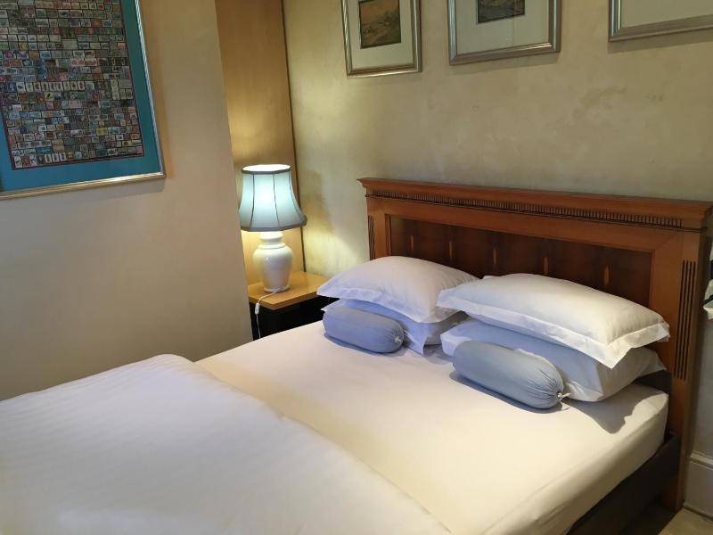 Double Room image 2