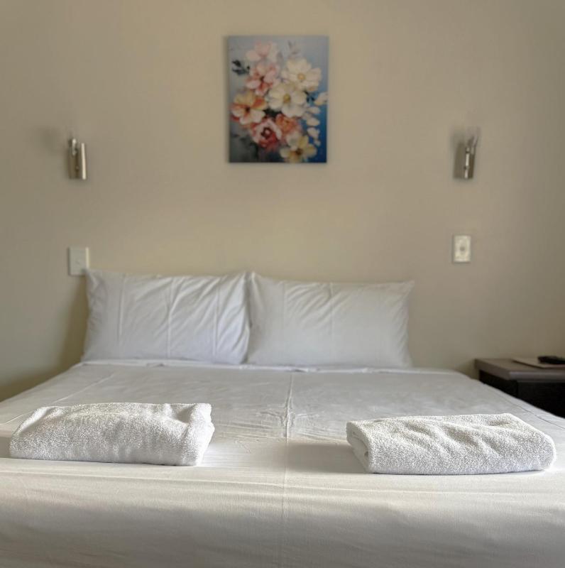Devonwood Motel - image 27