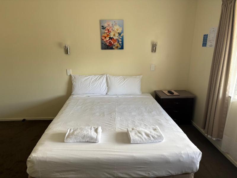 Devonwood Motel - image 23