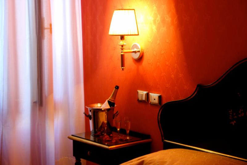 Superior Triple Room image 4