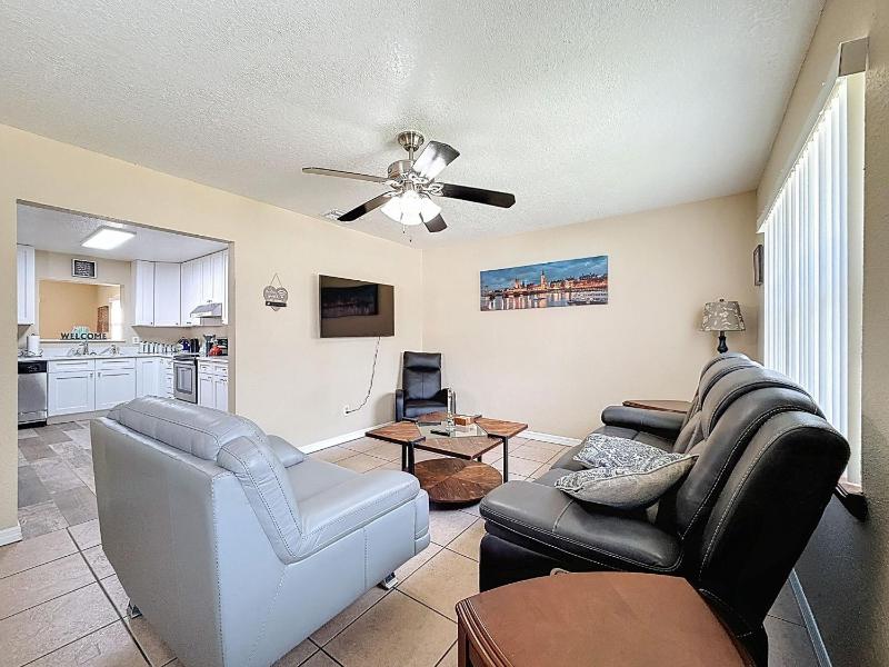 2737 Bel Aire Circle - image 7